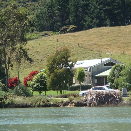 Woolshed Bed & Breakfast Takaka Exterior photo