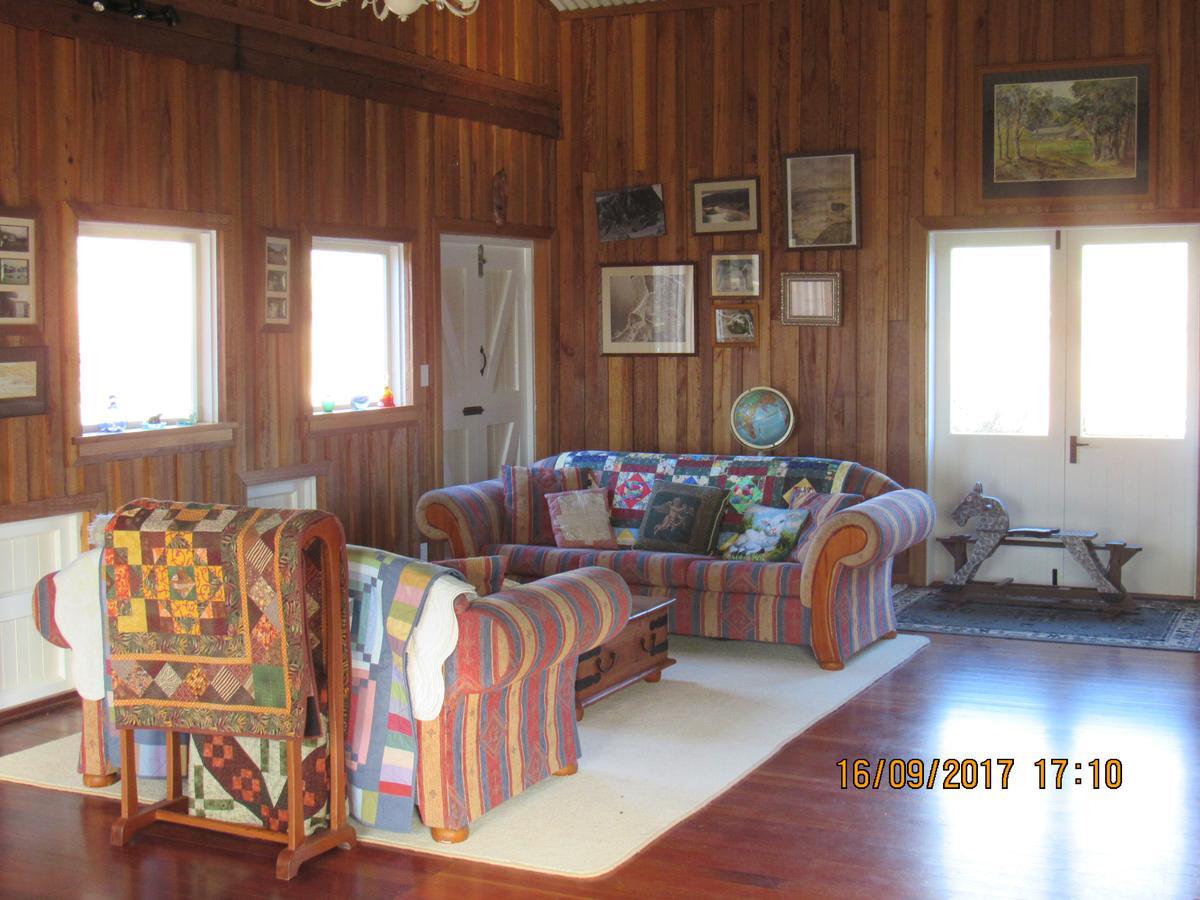 Woolshed Bed & Breakfast Takaka Exterior photo